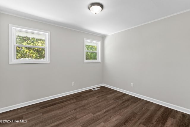 226 Great Neck Landing Road, Hubert, NC 28539
