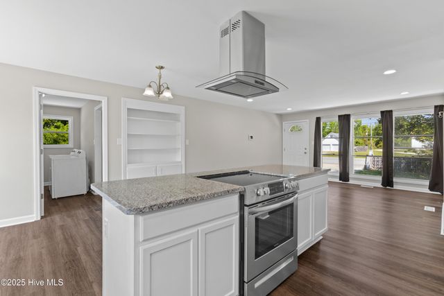 226 Great Neck Landing Road, Hubert, NC 28539