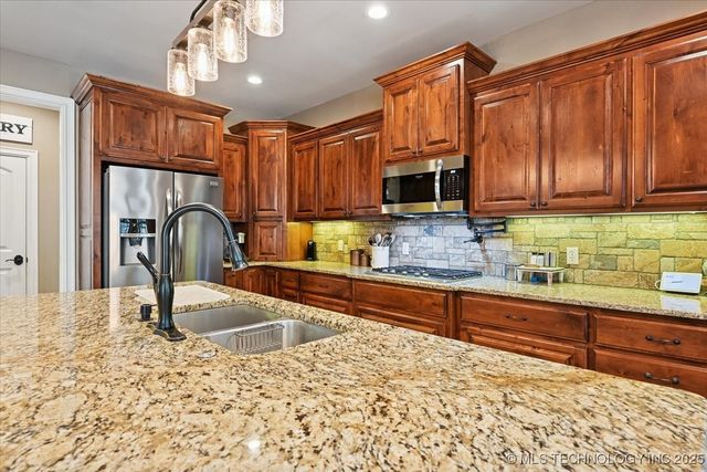 121 Quanah Road, Fort Gibson, OK 74434