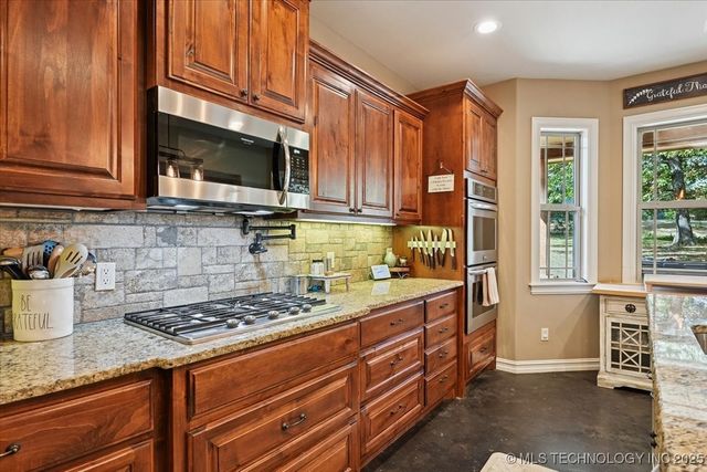 121 Quanah Road, Fort Gibson, OK 74434