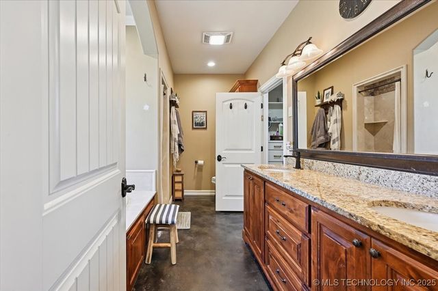 121 Quanah Road, Fort Gibson, OK 74434