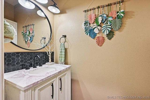 121 Quanah Road, Fort Gibson, OK 74434