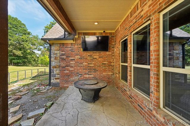 121 Quanah Road, Fort Gibson, OK 74434