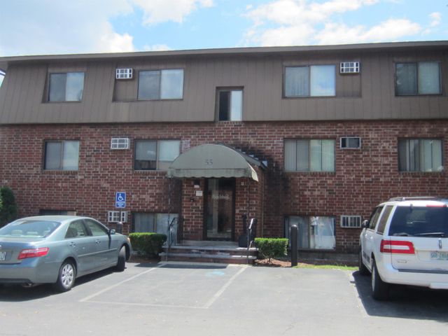 55 Log St Apt 2C, Manchester, NH 03102
