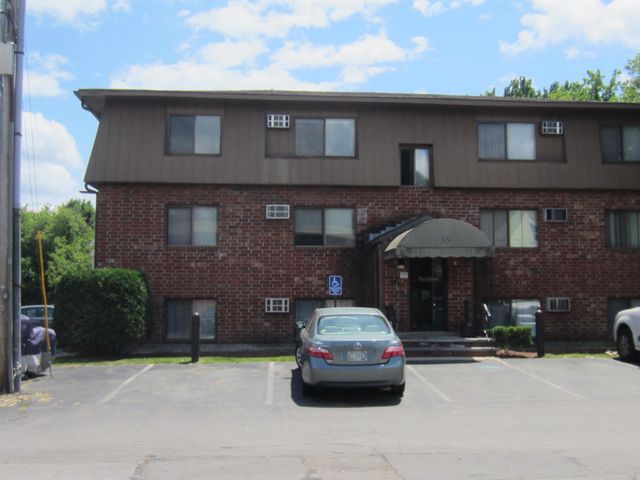 55 Log St Apt 2C, Manchester, NH 03102