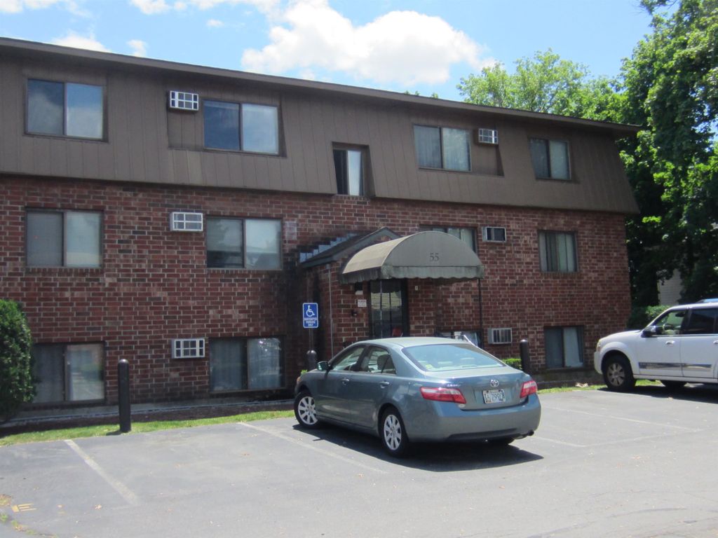 55 Log St Apt 2C, Manchester, NH 03102
