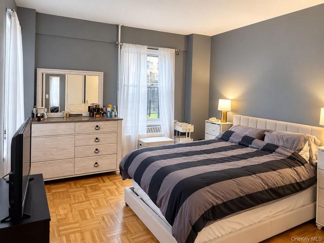 4 Fordham Hill Oval 2E, Bronx, NY 10468