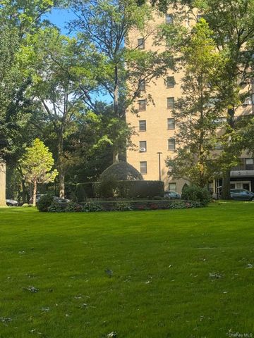 4 Fordham Hill Oval 2E, Bronx, NY 10468