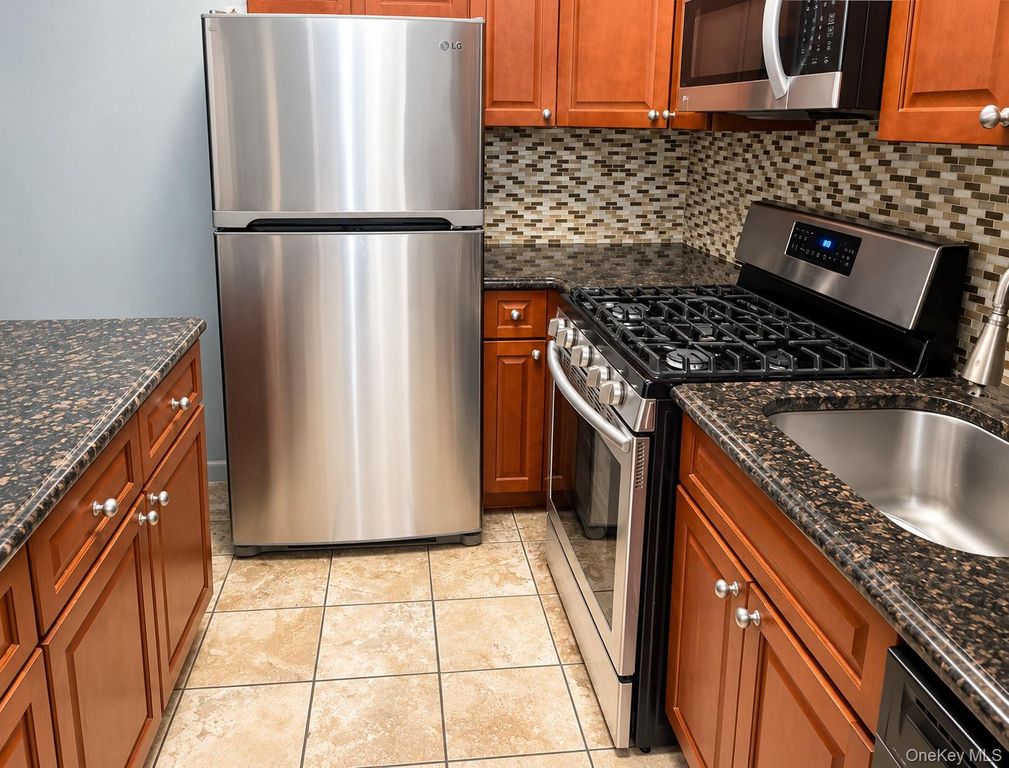 4 Fordham Hill Oval 2E, Bronx, NY 10468 — photo 2