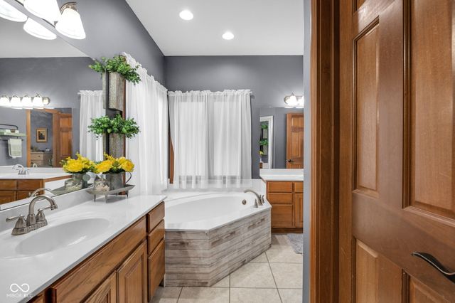 5127 Copperwood Drive, Greenwood, IN 46143