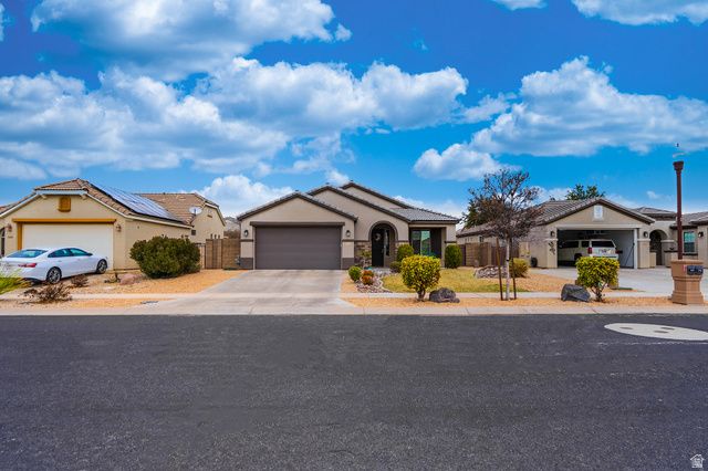 2701 E UPPER CANYON DR, Washington, UT 84780