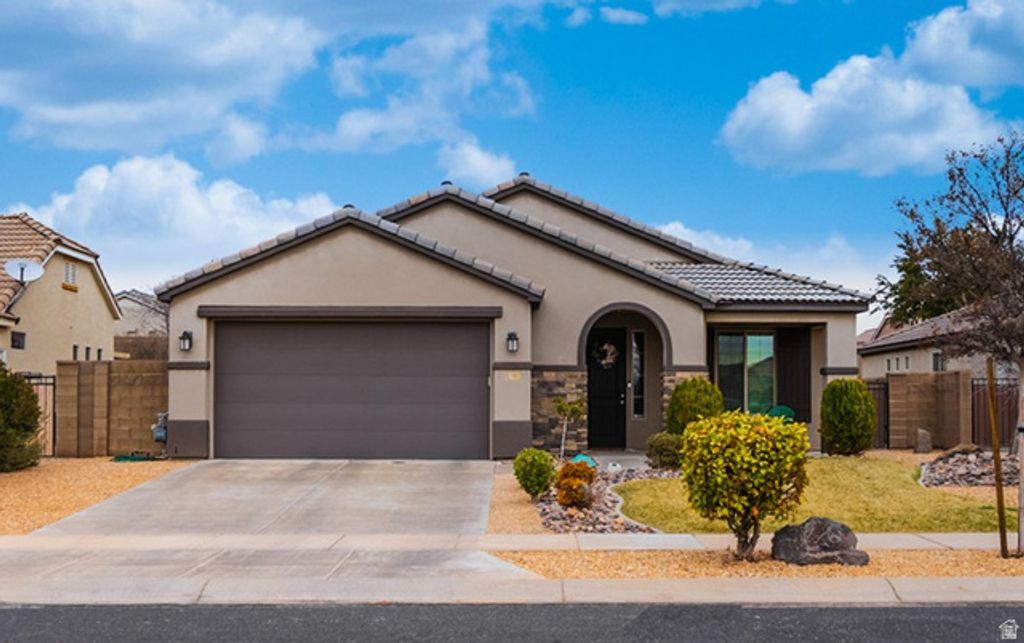 2701 E UPPER CANYON DR, Washington, UT 84780