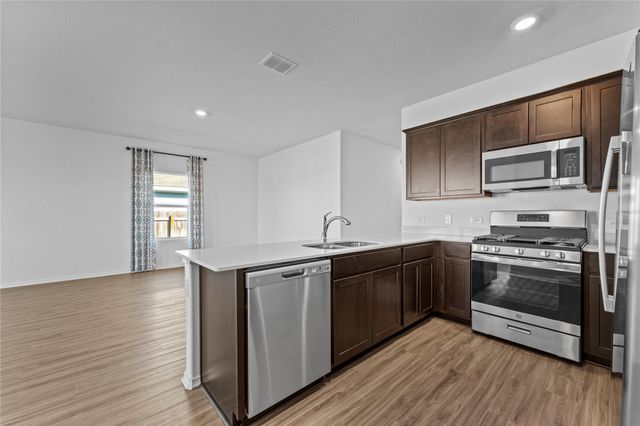 633 Halfmoon DR, Lockhart, TX 78644