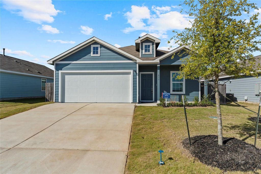633 Halfmoon DR, Lockhart, TX 78644
