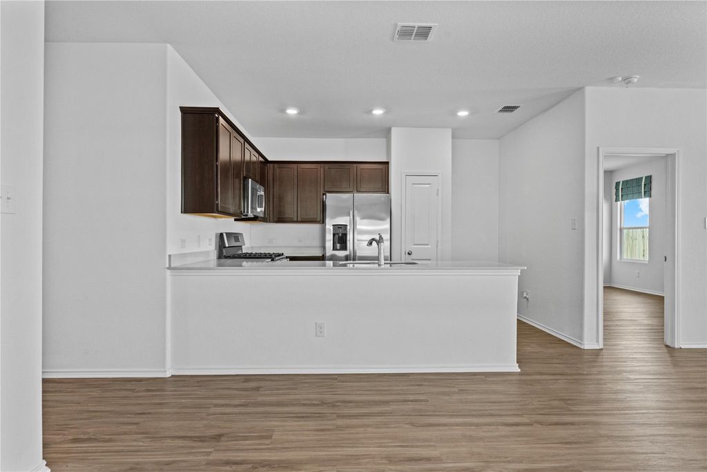 633 Halfmoon DR, Lockhart, TX 78644