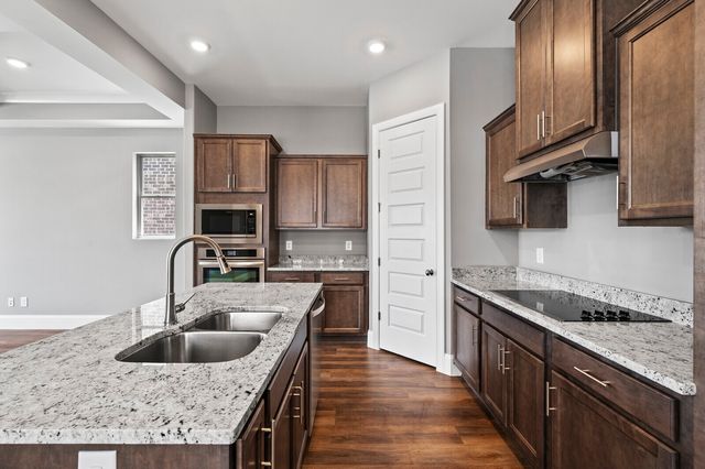166 Oasis Dr, La Vergne, TN 37086