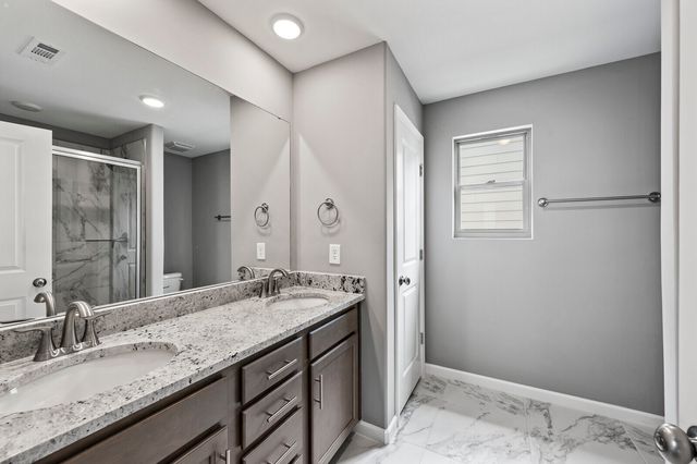 166 Oasis Dr, La Vergne, TN 37086