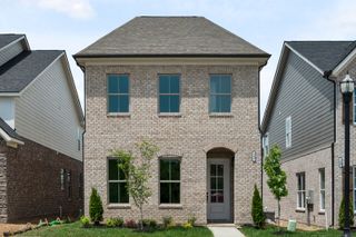 166 Oasis Dr, La Vergne, TN 37086
