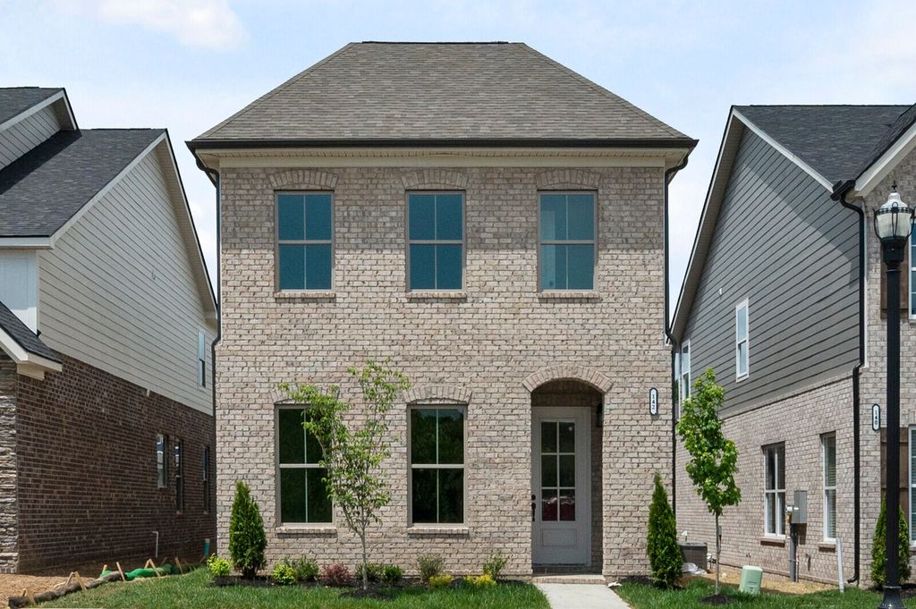 166 Oasis Dr, La Vergne, TN 37086
