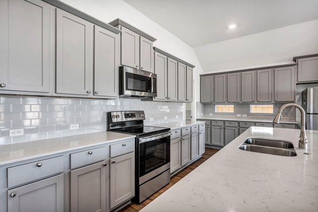 506 Sixpence LN, Georgetown, TX 78628