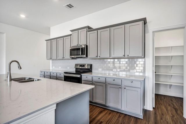 506 Sixpence LN, Georgetown, TX 78628