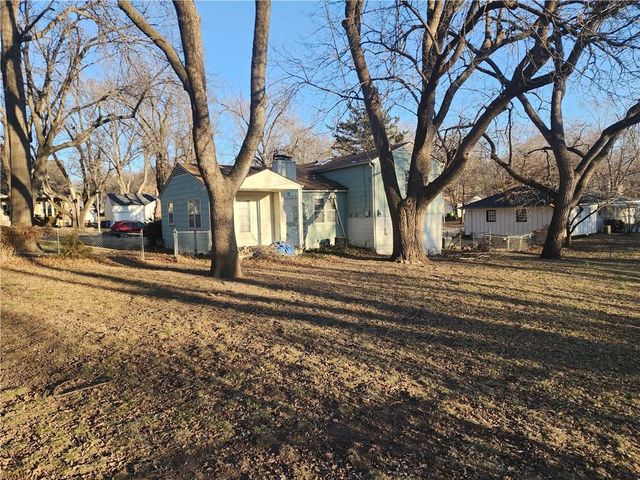 5808 Mackey Street, Mission, KS 66202
