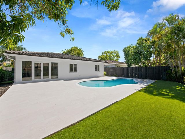 1750 NE 49th Street, Fort Lauderdale, FL 33334