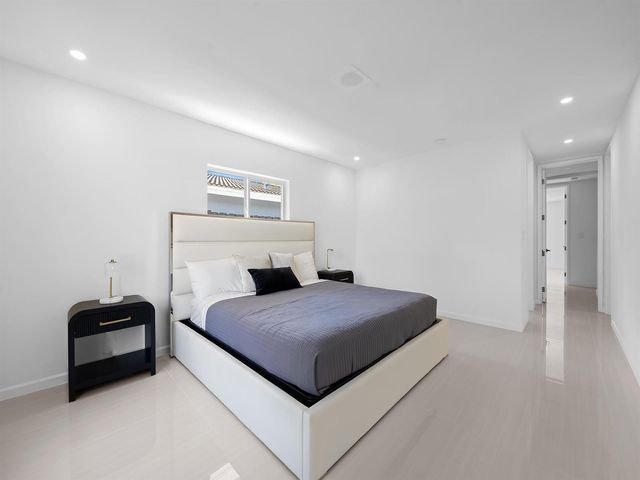 1750 NE 49th Street, Fort Lauderdale, FL 33334