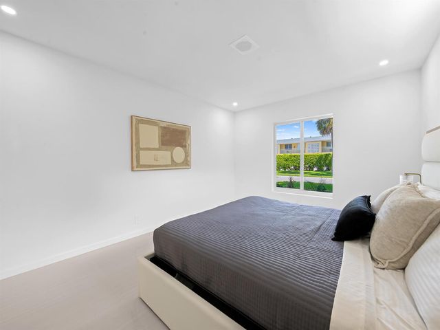 1750 NE 49th Street, Fort Lauderdale, FL 33334