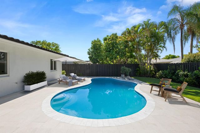 1750 NE 49th Street, Fort Lauderdale, FL 33334