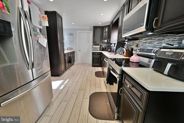 1114 SALEM RD, Burlington, NJ 08016