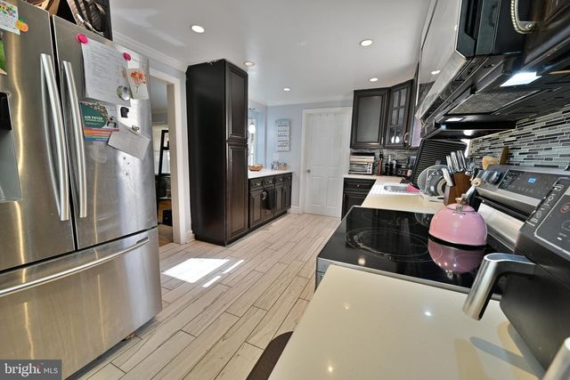 1114 SALEM RD, Burlington, NJ 08016