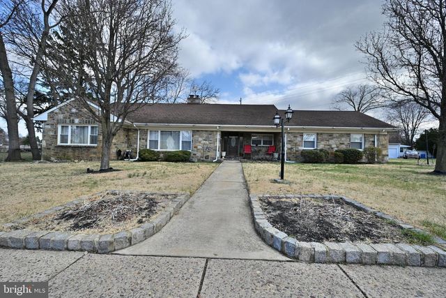 1114 SALEM RD, Burlington, NJ 08016