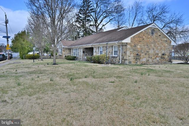 1114 SALEM RD, Burlington, NJ 08016