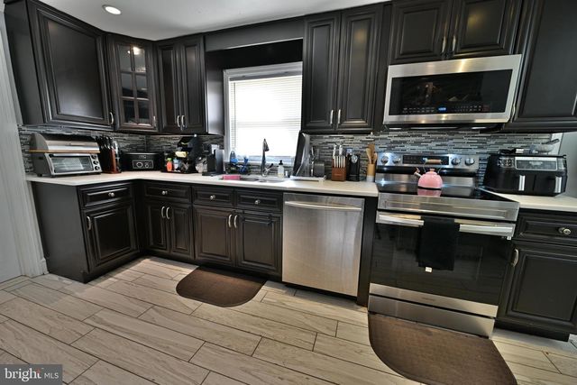 1114 SALEM RD, Burlington, NJ 08016