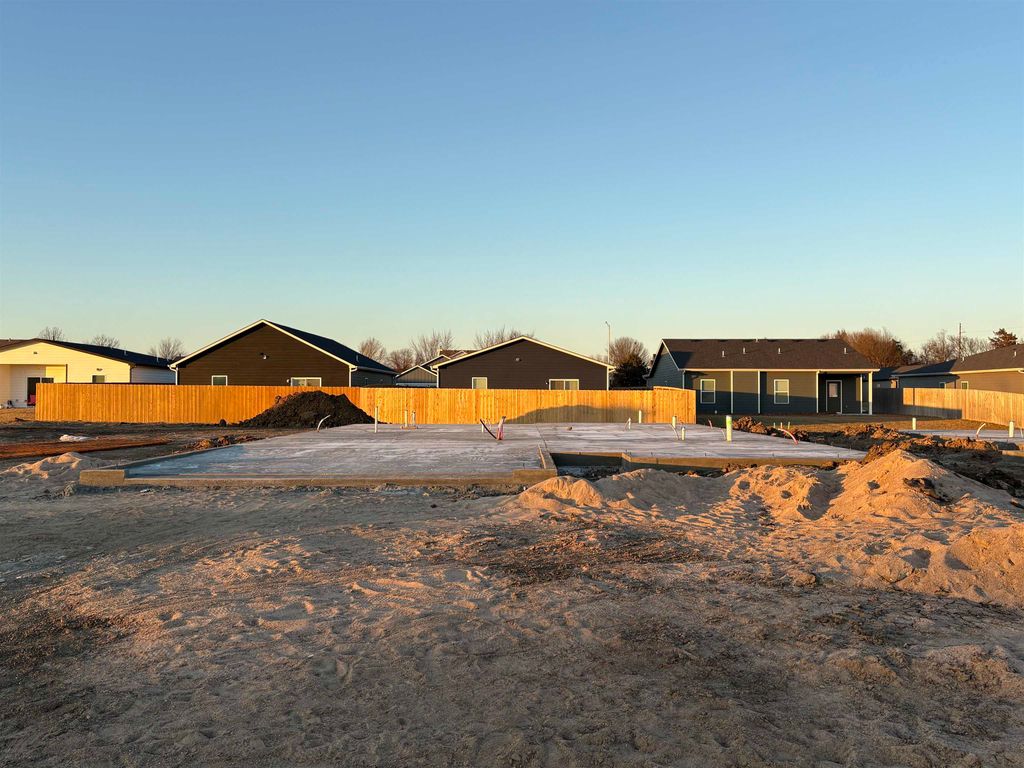 9416 E Hurst St, Wichita, KS 67210