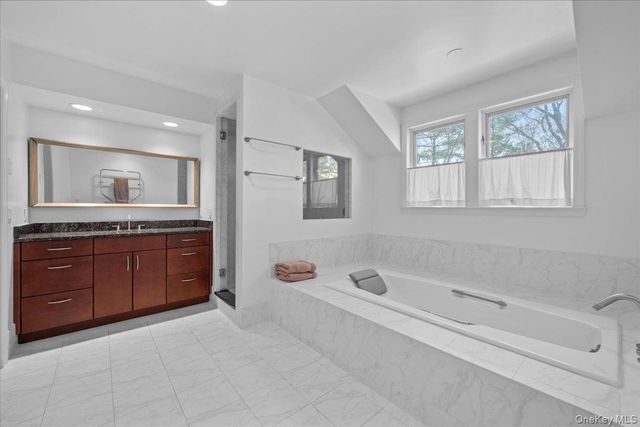 10 Old Jackson Avenue 44, Hastings-on-hudson, NY 10706