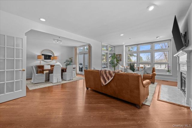 10 Old Jackson Avenue 44, Hastings-on-hudson, NY 10706