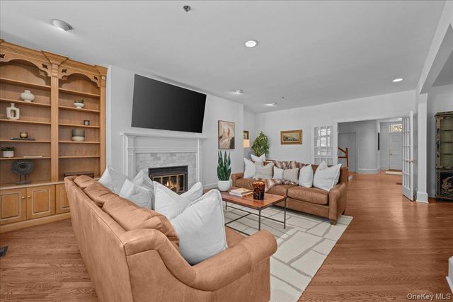 10 Old Jackson Avenue 44, Hastings-on-hudson, NY 10706