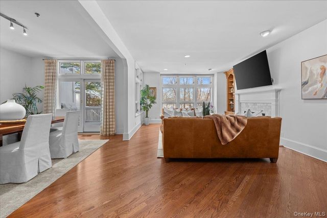 10 Old Jackson Avenue 44, Hastings-on-hudson, NY 10706