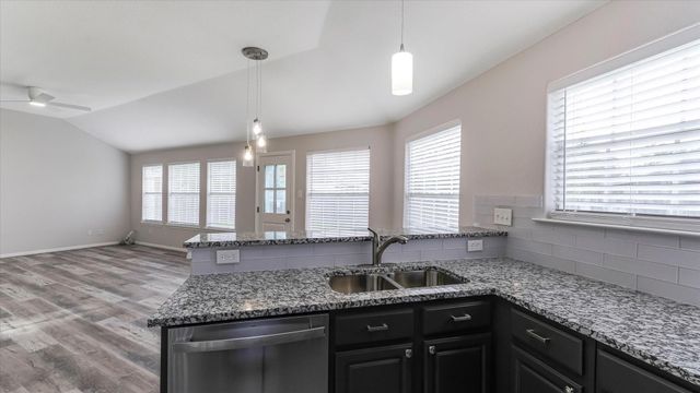 16895 Bob White, Conroe, TX 77385