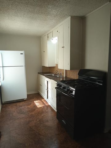 1023 N Saint Paul St, Wichita, KS 67203