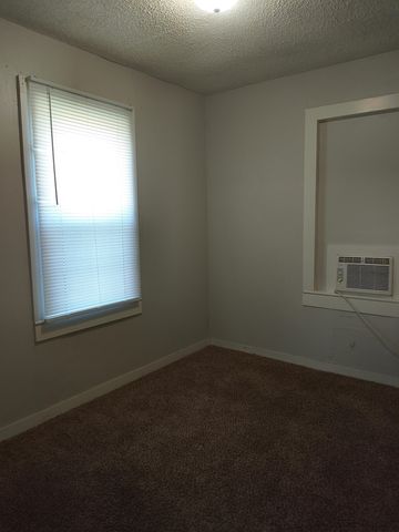 1023 N Saint Paul St, Wichita, KS 67203