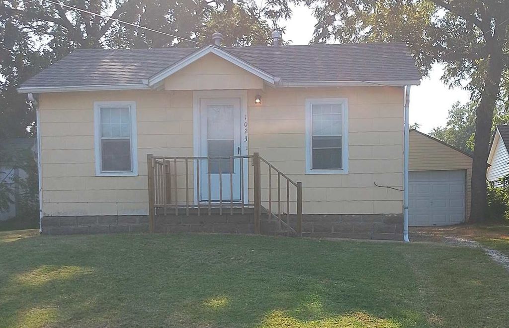 1023 N Saint Paul St, Wichita, KS 67203
