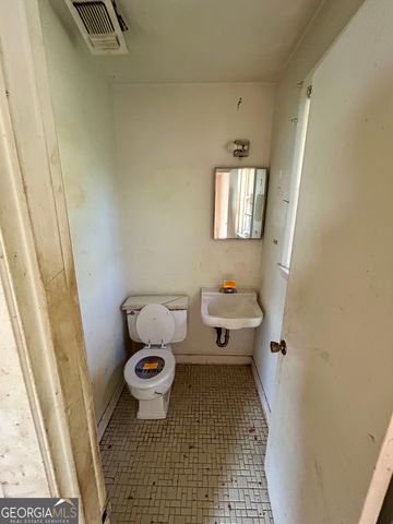 2443 Lambert Drive, Macon, GA 31206