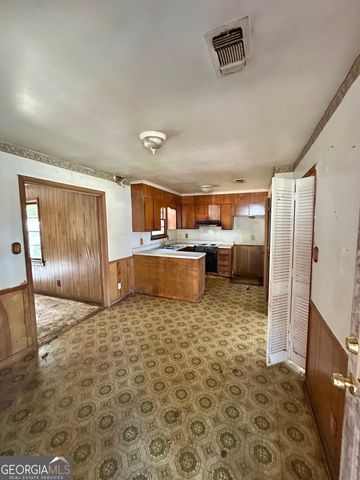 2443 Lambert Drive, Macon, GA 31206