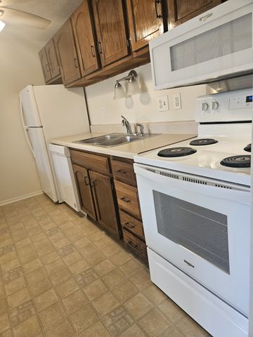 274 Donna Dr Apt B, Hendersonville, TN 37075