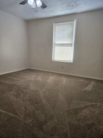 274 Donna Dr Apt B, Hendersonville, TN 37075