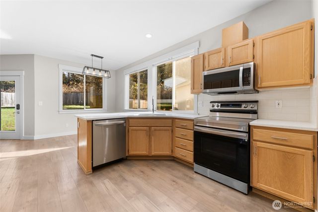 31040 3rd Court S, Federal Way, WA 98003