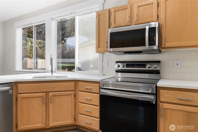 31040 3rd Court S, Federal Way, WA 98003